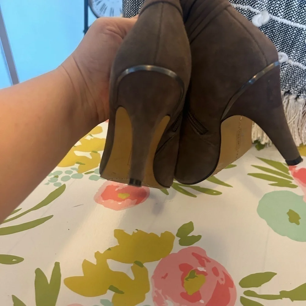 Vince Camuto Shoes | Vince Camuto Vinisha Bootie | Color: Gray | Size:6